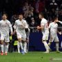 Selebrasi pemain Real Mallorca Take Kubo (kiri) usai mencetak gol penentu kemenangan atas Atletico Madrid dalam pertandingan Liga Spanyol di Stadion Wanda Metropolitano, Madrid, Spanyol, Sabtu (4/12/2021) waktu setempat. ANTARA/AFP/OSCAR DEL POZO