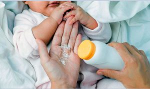 Selain Untuk Bayi, Ini Kegunaan Lain Bedak Bayi, Patut Di Coba bedak bayi