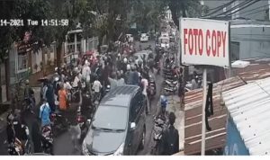 Pengantar Jenazah Rusak Mobil Dan Aniaya Dosen Di Makasar Pengantar Jenazah Rusak Mobil Dan Aniaya Dosen Di Makasar