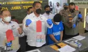 Pengungkapan kasus protitusi yang melibatkan selebgram berinisial TE dan seorang wanita warga negara Brazil, FBD di Polda Jateng.Foto-radarsemarang