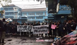demo mahasiswa UNLA