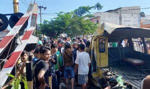 Angkot Terobos Perlintasan Kereta, 5 Orang Meninggal kecelakaan kereta