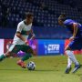 Pesepak bola Indonesia Egy Maulana Vikri (kiri) mencoba melewati pesepak bola Taiwan pada leg kedua Play-off Kualifikasi Piala Asia 2023 di Stadion Chang Arena Buriram, Thailand, Senin (11/10/2021). ANTARA FOTO/HO/Humas PSSI/wpa/foc.