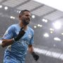 Pemain sayap Manchester City asal Aljazair, Riyad Mahrez saat bermain melawan West Ham United dalam pertandingan Liga Premier Inggris pada 29 November 2021. ANTARA/Reuters/CARL RECINE