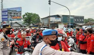 Tuntut Kenaikan UMK, Ribuan Buruh Tangerang Kembali Turun Ke Jalan demo buruh tangerang