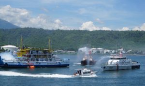Simulasi penanganan kecelakaan kapal di lintasan Pelabuhan Ketapang, Banyuwangi-Gilimanuk, Bali. ANTARA/HO-Ditjen Perhubungan Laut.