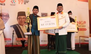 Agus Solahuddin ansory santri dari Bandung Barat berhasil meraih juara pertama lomba baca Kitab Kuning yang diselenggarakan oleh DPW PKS Jabar