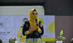 Cucu Sugyati Serap Aspirasi untuk Tuntaskan Masalah PKH di Kabupaten Bandung Cucu Sugyati menggelar reses di Gedung Graha LA Majalaya , Kabupaten Bandung