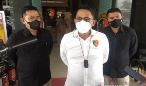 Empat Pelaku Sindikat Pemalsu Kartu Prakerja Dibekuk Polda Jabar Direktur Reserse Kriminal Khusus Polda Jawa Barat Kombes Pol Arief Rachman ketika memberikan keterangan mengenai penangkapan Sindikat pemalsu Kartu Prakerja