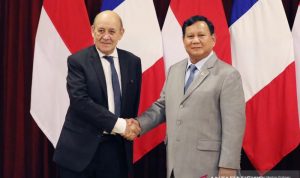Menteri Pertahanan Republik Indonesia Prabowo Subianto menerima Menteri Luar Negeri Prancis Jean-Yves Le Drian di Gedung Kementerian Pertahanan, Jakarta, Selasa (23/11/2021). ANTARA/HO-Humas Setjen Kemhan.