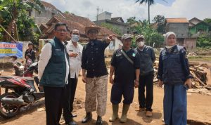 ASN DPMD Jabar Rereongan Sembako untuk Korban Banjir Bandang ASN DPMD Jabar Rereongan Sembako untuk Korban Banjir Bandang