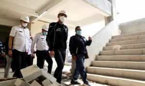 Dok. Plt Bupati Bandung Barat, Hengki Kurniawan meninjau proses pembangunan Pasar Tagog Padalarang.