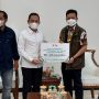 Bupati Bandung Dadang Supriatna salurkan bantuan bagi korban erupsi Gunung Semeru senilai Rp416 juta, Sabtu (18/12).
