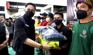 Dok. Hengky Kurniawan beri bantuan bagi Pokdarwis di Bandung Barat.