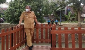 Beres Penataan di Sepadan Sungai Cidurian, Pemkot Bakal 'Sulap' Wilayah Lainnya Plt Wali Kota Bandung saat melakukan peresmian di sepadan sungai Cidurian, Antapani Kidul, Kota Bandung. Foto: Yuga Hassani.