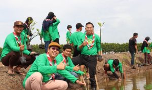 Lestarikan Lingkungan, LDII Depok Tanam 250 Mangrove