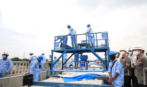 Slab Track Mulai Dipasang, KCJB Semakin Berproses Pemasangan slab track.