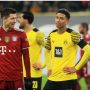 Komentari Wasit, DFB Denda Pemain Dortmund Ini Rp647 Juta Ekpsresi kecewa Jude Bellingham (kanan) setelah Borussia Dortmund dikalahkan Bayern Muenchen dalam pertandingan Bundesliga pada 5 Desember 2021. ANTARA/REUTERS/WOLFGANG RATTAY