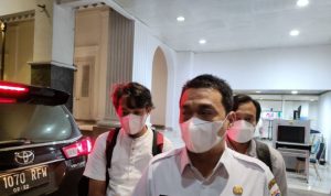 Jelang Nataru, Tak Ada Penyekatan di Jakarta, Begini Kata Wagub TANGGAPI NATARU: Wakil Gubernur DKI Jakarta Ahmad Riza Patria. (ANTARA/Ricky Prayoga)