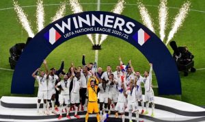 Prancis merayakan juara Nations League di San Siro, Milan, Italia, Senin (11/10/2021). Les Bleus menjuarai UEFA Nations League 2021 setelah menumbangkan Spanyol 2-1. ANTARA FOTO/Pool via REUTERS/Miguel Medina/rwa