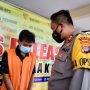 Kapolres Tarakan AKBP Fillol Praja Arthadira didampingi Kasat Reskrim Polres Tarakan Iptu Muhammad Aldi di Tarakan, Senin (27/12) bersama seorang tersangka pelecehan seksual terhadap 12 anak laki - laki di bawah umur di Tarakan. ANTARA/Susylo Asmalyah.