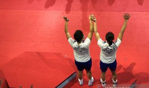 Greysia Polii/Apriyani Rahayu dalam konferensi pers Indonesia Open 2021 setelah melakoni babak final nomor ganda putri di Nusa Dua, Bali, Minggu (28/11/2021). ANTARA/Roy Rosa Bachtiar/aa.