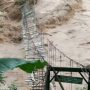 Jembatan Gantung di desa Cikarang, Kampung Pamalayan Kecamatan Cisewu Kabupaten Garut