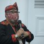 Kepala dinas sosial dinsos jabar Dodo Suhendar ketika memaparkan program Lembur Raharja