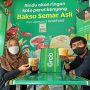Bersama sang suami, Idawati Muslimin mampu bertahan dengan usaha Bakso Semar Asli dengan memanfaatkan teknologi Grab meski di tengah pandemi.