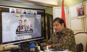 Menteri Koordinator Bidang Perekonomian ketika menghadiri acara virtual untuk membicarakan mengenai kemudahaan perizinan dengan sistem OSS