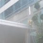 Petugas pemedam DKI tengah berusaha mencari sumber titik api di gedung Cyber Kuningan Barat