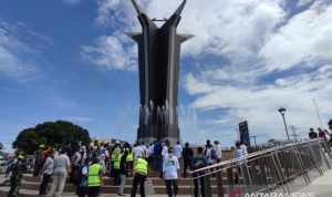 Tugu Pancakarsa di Simpang Sirkuit Sentul, Kabupaten Bogor, Jawa Barat. (ANTARA/M Fikri Setiawan)