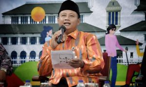 Wakil Gubernur Jabar Uu Ruzhanul Ulum memberikan tanggapan terkait kasus pemerkosaan yang dilakukan Guru Pesantren agar masyarakat jangan memiliki stigma negatif terhadap Pondok Pesantren