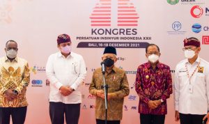 Airlangga Hartarto Bangga Kepada Para Insinyur yang Telah Ciptakan Inovasi Menko Perekonomian Airlangga Hartarto dalam Kongres PII di Bal