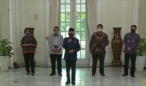 Wapres RI KH Ma'ruf Amin didampingi jajaran mentri memberikan keterangan pers tentang pengembangan ekonomi syariah di Indonesia
