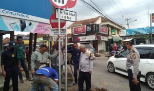 Kendaraan Besar Perlu Perhatikan Ini Jika Ingin Melintasi Jalan Parakanmuncang Sumedang parakanmuncang