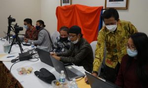 Sosialisasi pembuatan KTP dengan proses selama dua menit di KJRI Chicago, Minggu (5/12). (KJRI Chicago)