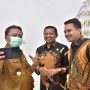 Bupati Sumedang, Dony Ahmad Munir, tengah menerima kunjungan kerja Wakil Bupati Bandung, Syahrul Gunawan, dalam rangka studi banding transformasi digital dan penerapan SAKIP Desa. Sumedang (7/12/2021)