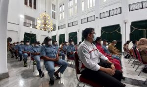 Disnakertrans Jabar Lepas 19 KK Calon Transmigran