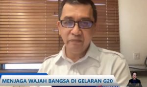 Tangkapan layar Kepala Biro Komunikasi Kementerian Koordinator Bidang Kemaritiman dan Investasi Andreas Dipi Patria dalam acara virtual membahas evaluasi acara perdana G20 di Bali, Senin (13/12/2021). (ANTARA/Livia Kristianti)