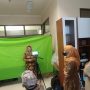 Sejumlah Guru Lakukan Simulasi Pengambilan Video untuk Program TVUPI Android-Ios sebagai Layanan PJJ