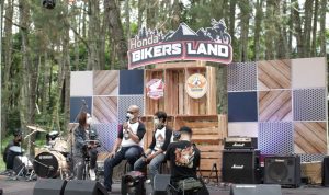 Suasana ajang festival untuk komunitas sepeda motor Honda Honda Bikers Land di Pine Hill, Cibodas (19/12) dengan tetap menerapkan protokol kesehatan yang berlaku. 