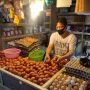 Harga Telur Terus Naik, Pedagang di Kosambi Sebut Karena Bansos Pemerintah