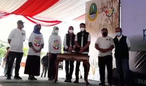 Bulan Bakti Gotong Royong Sebagai Upaya Pemberdayaan Desa di KBB Bulan Bakti Gotong Royong Sebagai Upaya Pemberdayaan Desa di KBB