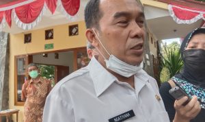 Ngatiyana Imbau Warga Cimahi Tidak Beruforia Meski Covid-19 Melandai Plt. Wali Kota Cimahi Ngatiyana usai acara di Kantor RW 26 Kelurahan Cibabat, Rabu (29/12).