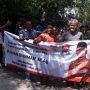 Masyarakat kampung Cimanglid Desa Margaluyu berterimakasih atas Pengecoran Jalan dari DPRD KBB (Foto: Prajab/Jabar Ekspres)