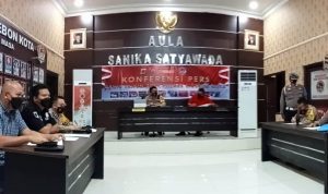 Galian Pasir Ilegal di Kota Cirebon Longsor, Pemilik Tanah jadi Tersangka Konferensi pers Polres Cirebon Kota terkait longsor di galian pasir ilegal. Foto: Dedi Haryadi/radarcirebon.com