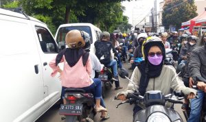 Jelang Pergantian Tahun, Masyarakat Padati Arus Jalan Menuju Lembang