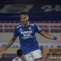 Pesepak bola Persib Bandung Wander Luiz Queiroz Dias berselebrasi usai mencetak gol ke gawang Persipura Jayapura pada pertandingan Liga I di Stadion Manahan, Solo, Jawa Tengah, Sabtu (30/10/2021). ANTARA FOTO/Mohammad Ayudha/rwa. (ANTARA FOTO/MOHAMMAD AYUDHA)