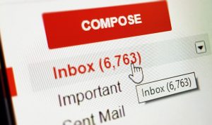 Ilustrasi kotak masuk email. (Pixabay)